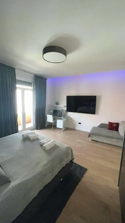 Stivi Luxury Apartments 普拉